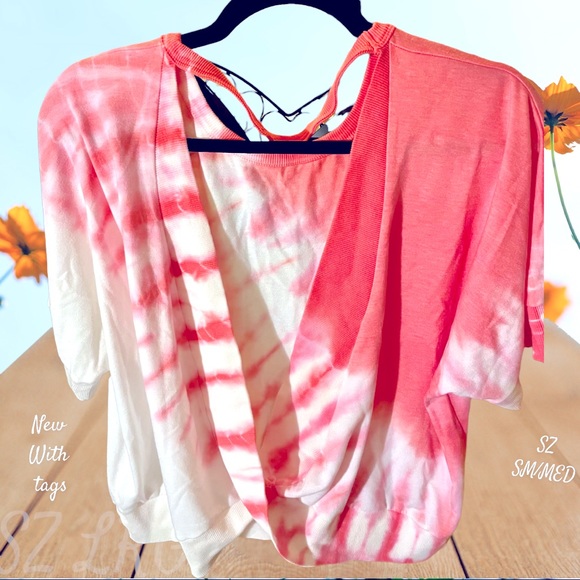 NWT MYSTEREE BRAND UNIQUE TOP, open v-neck front with twist at bottom center, - Picture 14 of 15